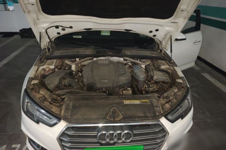 Used Audi A4L 2019 40 TFSI Fashion Version China V Engine Bay