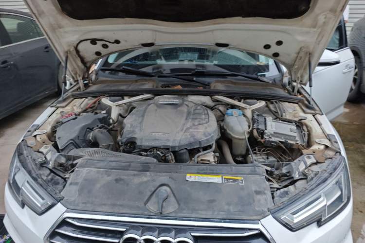 Used Audi A4L 2019 40 TFSI Ambition Version China V Engine Bay