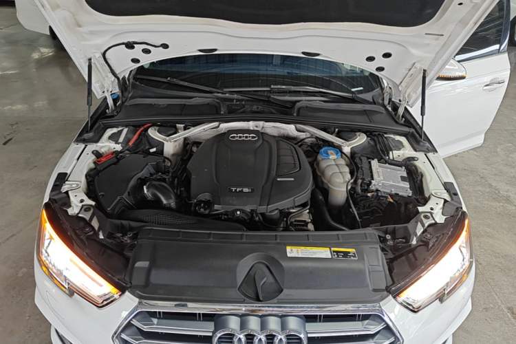 Used Audi A4L 2019 40 TFSI Fashion Version China V Engine Bay