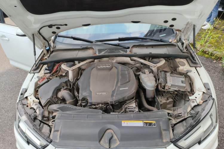 Used Audi A4L 2019 40 TFSI Fashion Version China V Engine Bay