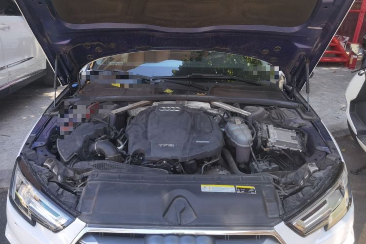Used Audi A4L 2019 40 TFSI Fashion Edition China VI Emission Standard Engine Bay