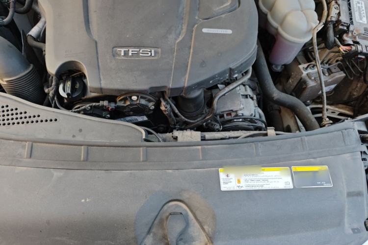 Used Audi A4L 2019 40 TFSI Ambition China VI Engine Bay