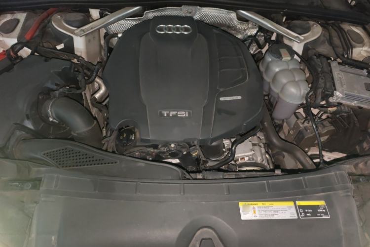 Used Audi A4L 2019 40 TFSI Ambition China VI Engine Bay
