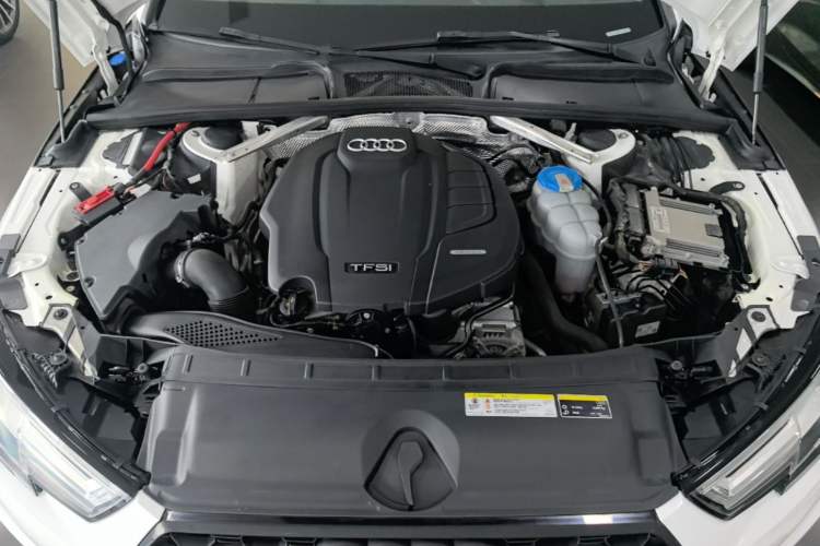 Used Audi A4L 2019 40 TFSI Fashion Version China V Engine Bay
