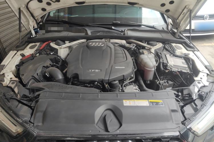 Used Audi A4L 2019 40 TFSI Ambition China VI Engine Bay