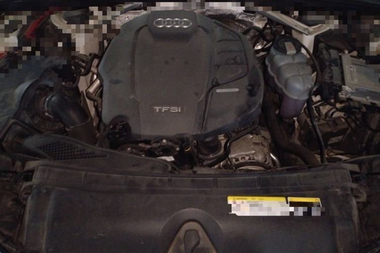 Used Audi A4L 2019 40 TFSI Fashion Edition China VI Emission Standard Engine Bay