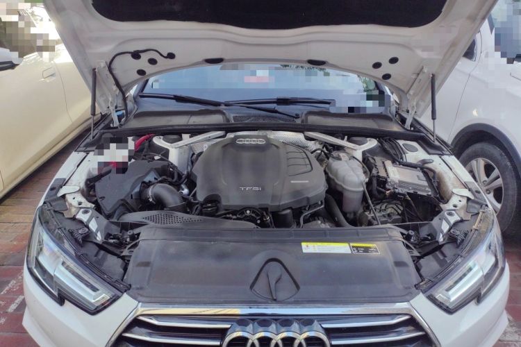 Used Audi A4L 2019 40 TFSI Ambition China VI Engine Bay