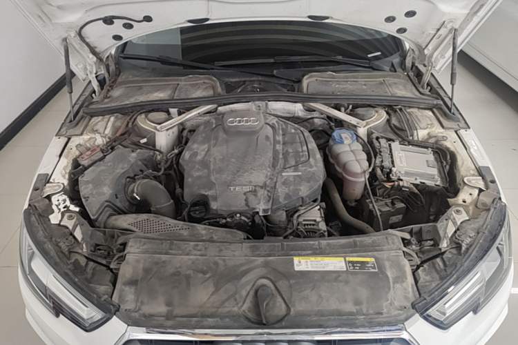 Used Audi A4L 2019 40 TFSI Fashion Version China V Engine Bay