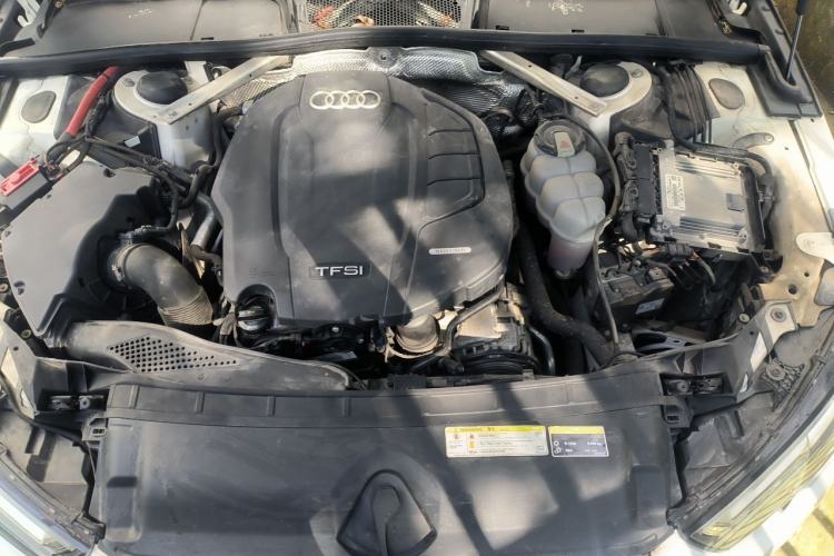 Used Audi A4L 2019 40 TFSI Ambition China VI Engine Bay