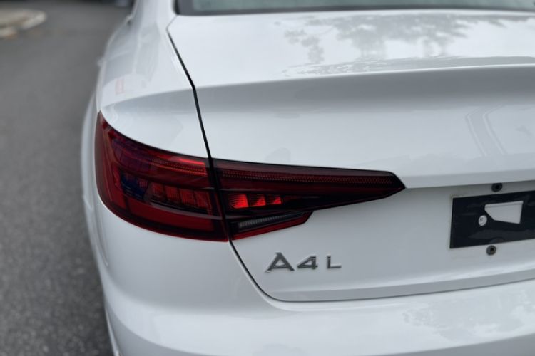 Used Audi A4L 2019 40 TFSI Fashion Edition China VI Emission Standard Exterior 1