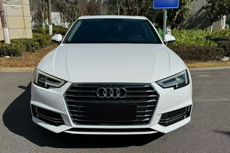 Used Audi A4L 2019 40 TFSI Ambition China VI Exterior 1
