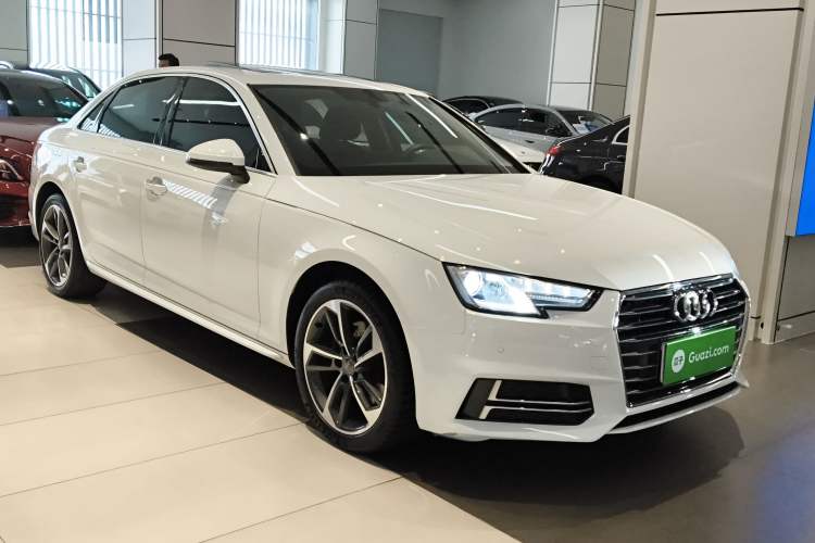Used Audi A4L 2019 40 TFSI Ambition China VI Exterior 1