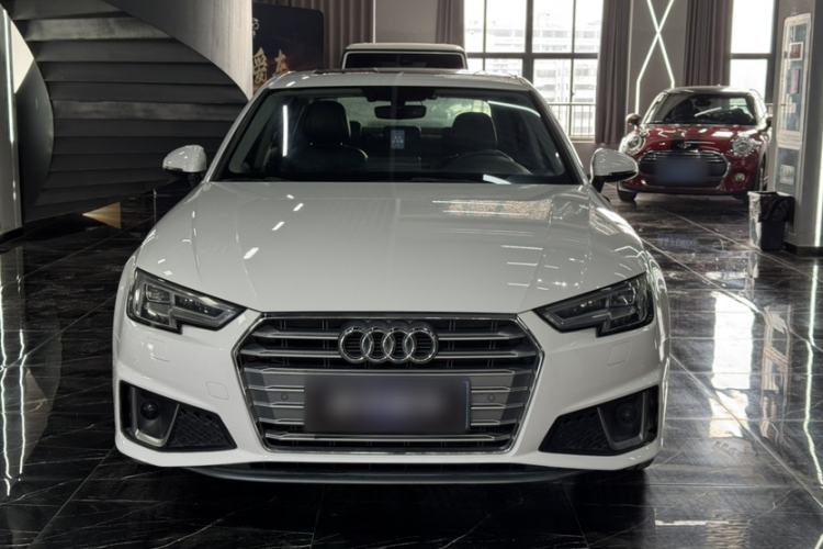 Used Audi A4L 2019 40 TFSI Fashion Edition China VI Emission Standard Exterior 1