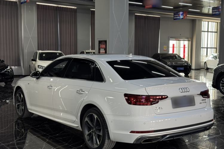Used Audi A4L 2019 40 TFSI Fashion Edition China VI Emission Standard Exterior 1