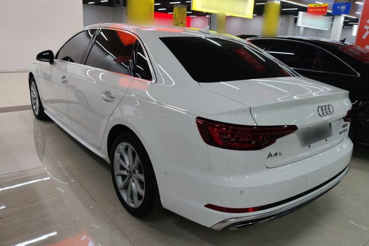 Used Audi A4L 2019 40 TFSI Fashion Edition China VI Emission Standard Exterior 2