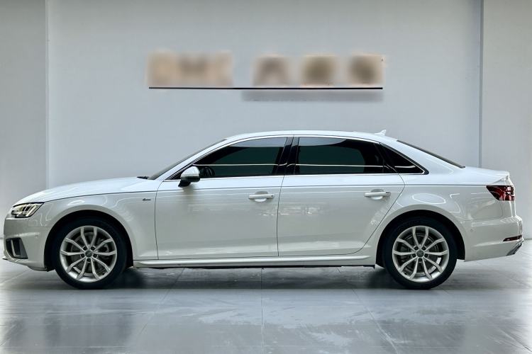 Used Audi A4L 2019 40 TFSI Fashion Edition China VI Emission Standard Exterior 2