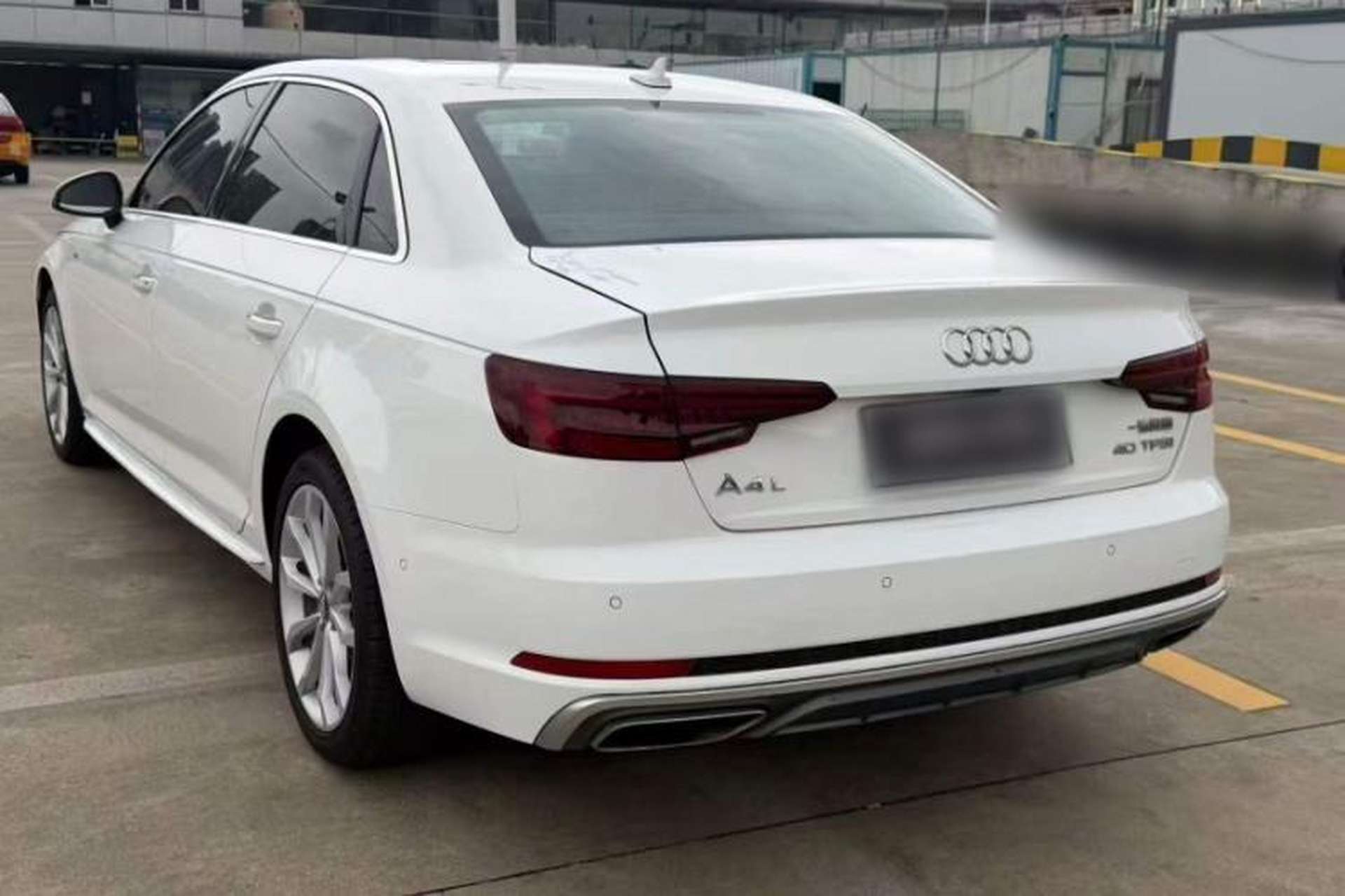 Used Audi A4L 2019 40 TFSI Fashion Edition China VI Emission Standard Exterior 3