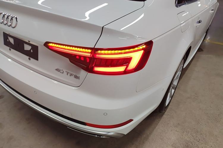 Used Audi A4L 2019 40 TFSI Fashion Edition China VI Emission Standard Exterior 3