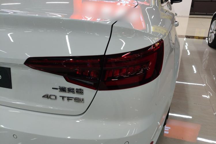 Used Audi A4L 2019 40 TFSI Fashion Edition China VI Emission Standard Exterior 3