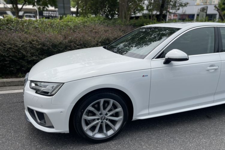 Used Audi A4L 2019 40 TFSI Fashion Edition China VI Emission Standard Exterior 3