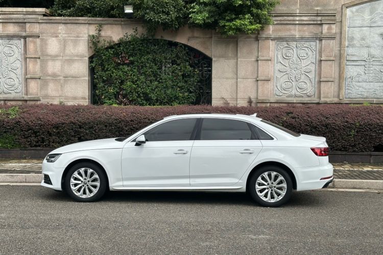 Used Audi A4L 2019 40 TFSI Ambition China VI Exterior 3