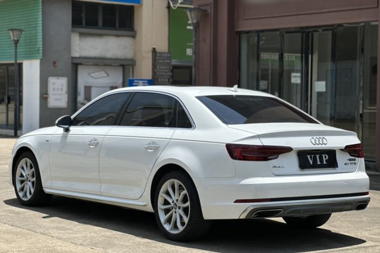 Used Audi A4L 2019 40 TFSI Fashion Edition China VI Emission Standard Exterior 3