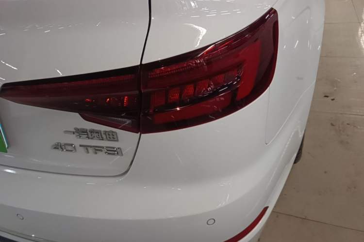 Used Audi A4L 2019 40 TFSI Ambition China VI Exterior 3