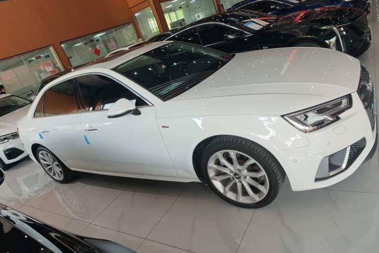 Used Audi A4L 2019 40 TFSI Fashion Edition China VI Emission Standard Exterior 3