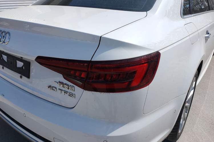 Used Audi A4L 2019 40 TFSI Fashion Edition China VI Emission Standard Exterior 3