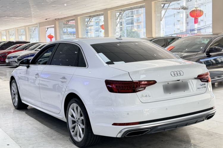 Used Audi A4L 2019 40 TFSI Fashion Edition China VI Emission Standard Exterior 3
