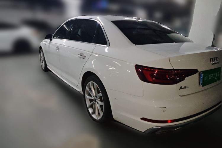 Used Audi A4L 2019 40 TFSI Fashion Edition China VI Emission Standard Exterior 3