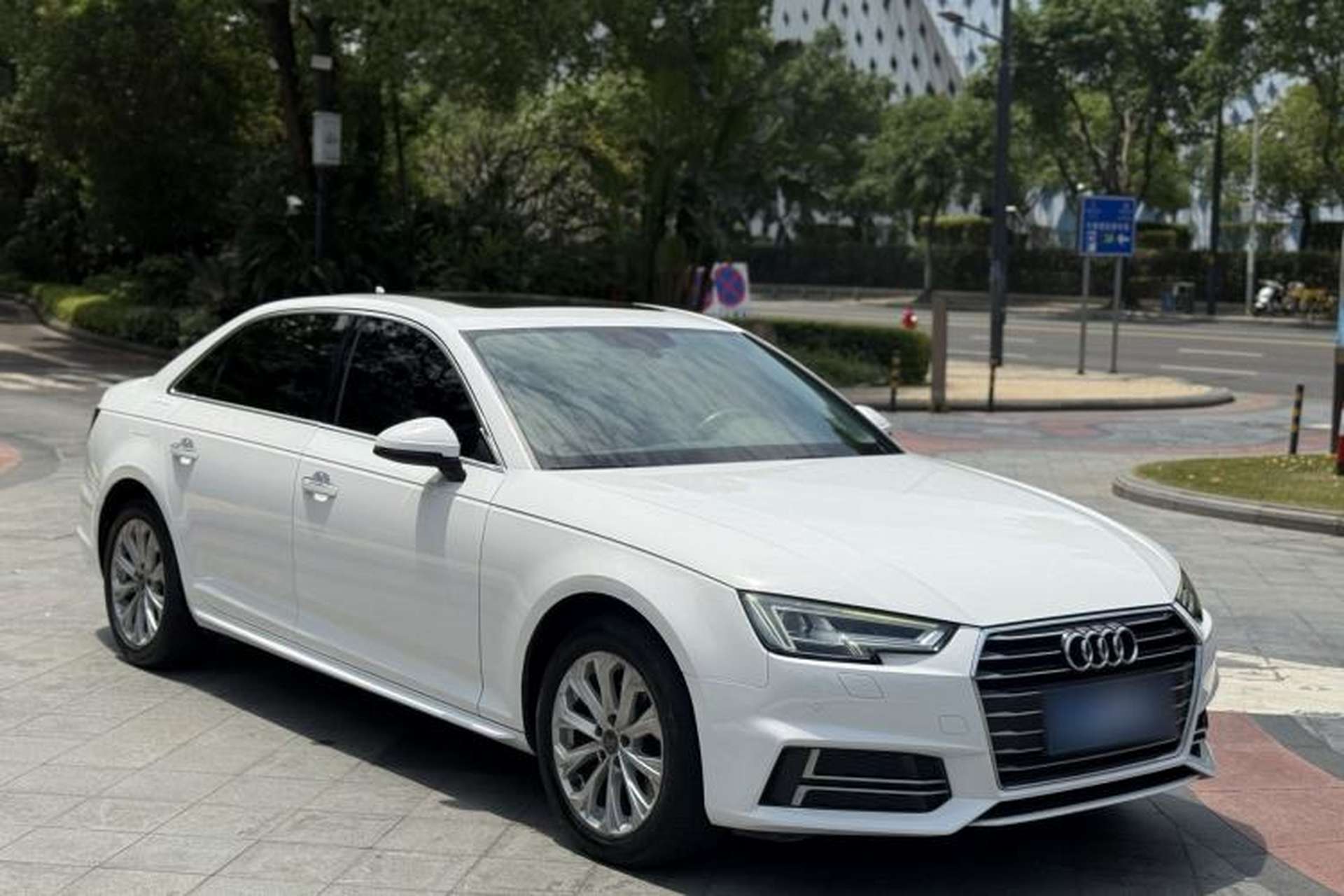 Used Audi A4L 2019 40 TFSI Ambition China VI Exterior 3