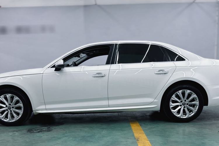 Used Audi A4L 2019 40 TFSI Ambition China VI Exterior 3