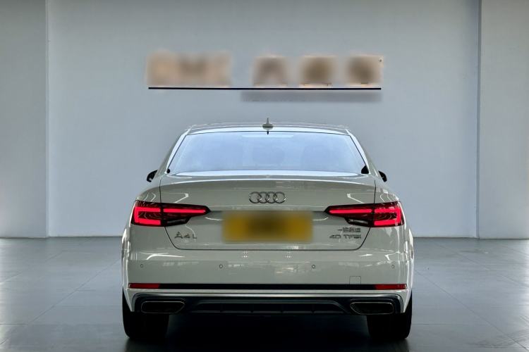 Used Audi A4L 2019 40 TFSI Fashion Edition China VI Emission Standard Exterior 3