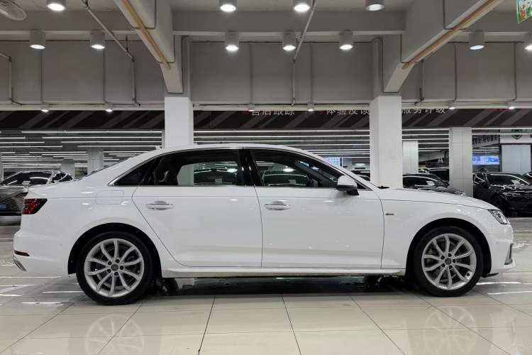 Used Audi A4L 2019 40 TFSI Fashion Edition China VI Emission Standard Exterior 4