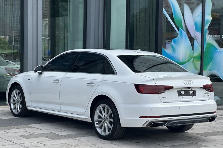 Used Audi A4L 2019 40 TFSI Fashion Edition China VI Emission Standard Exterior 4
