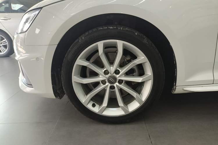 Used Audi A4L 2019 40 TFSI Fashion Edition China VI Emission Standard Exterior 4