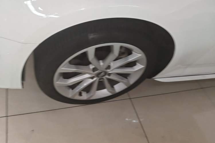 Used Audi A4L 2019 40 TFSI Fashion Edition China VI Emission Standard Exterior 4