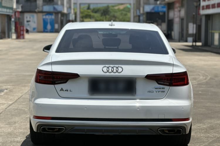 Used Audi A4L 2019 40 TFSI Fashion Edition China VI Emission Standard Exterior 4