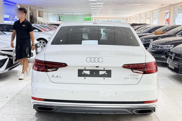 Used Audi A4L 2019 40 TFSI Fashion Edition China VI Emission Standard Exterior 4