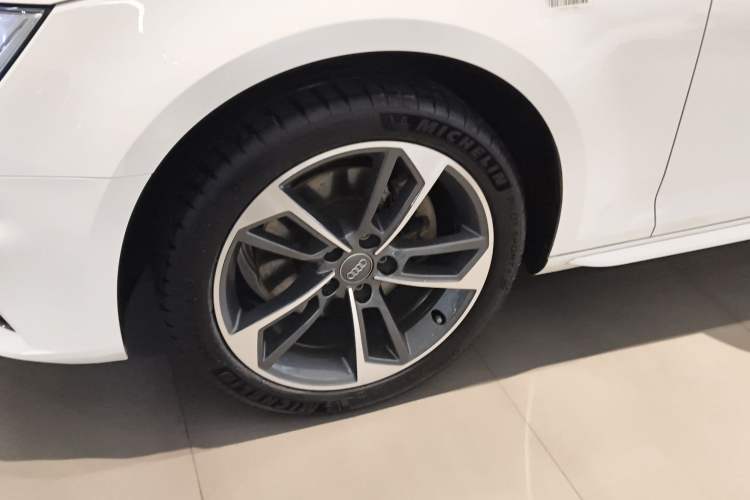 Used Audi A4L 2019 40 TFSI Ambition China VI Exterior 4