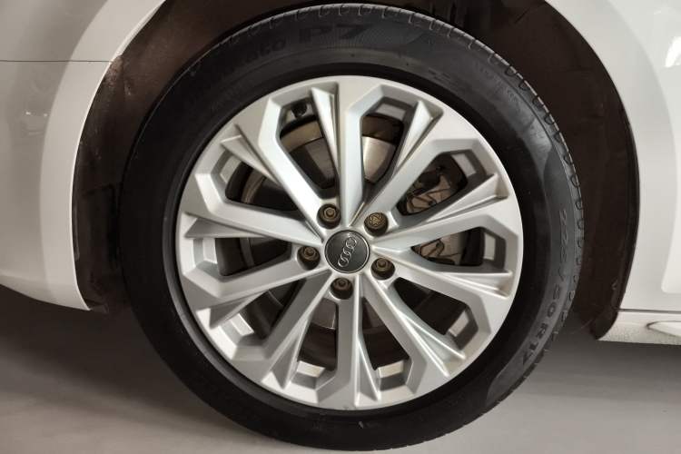 Used Audi A4L 2019 40 TFSI Ambition China VI Exterior 4