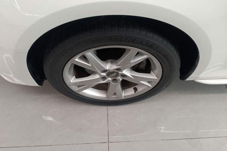 Used Audi A4L 2019 35 TFSI Ambition China VI Exterior 4