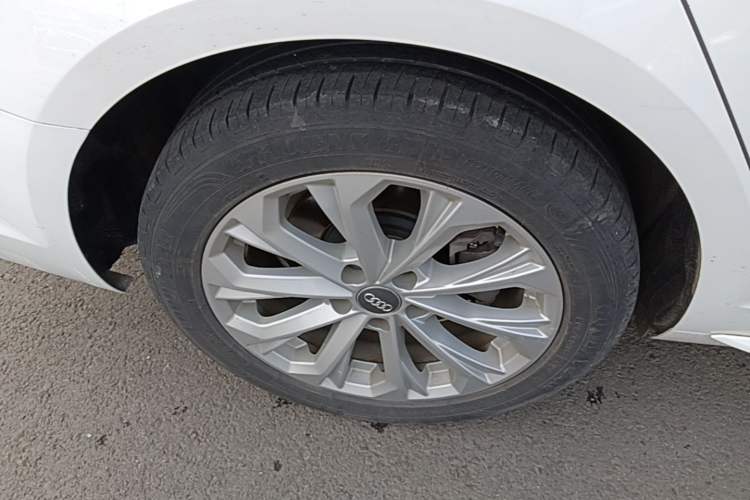 Used Audi A4L 2019 40 TFSI Ambition China VI Exterior 5