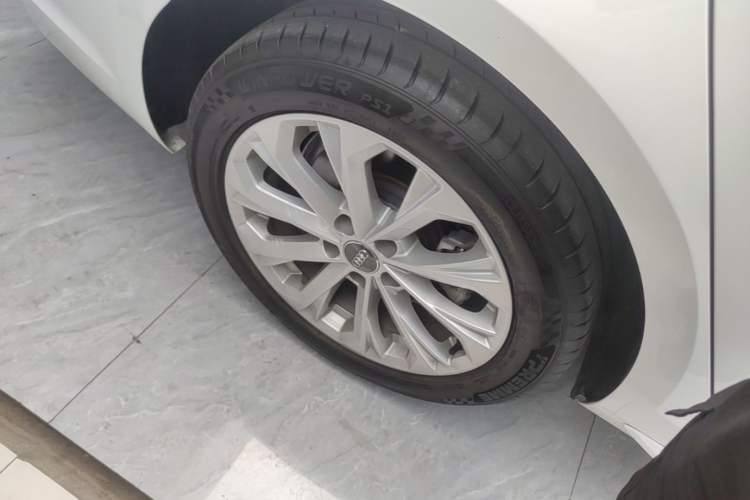 Used Audi A4L 2019 40 TFSI Ambition China VI Exterior 5