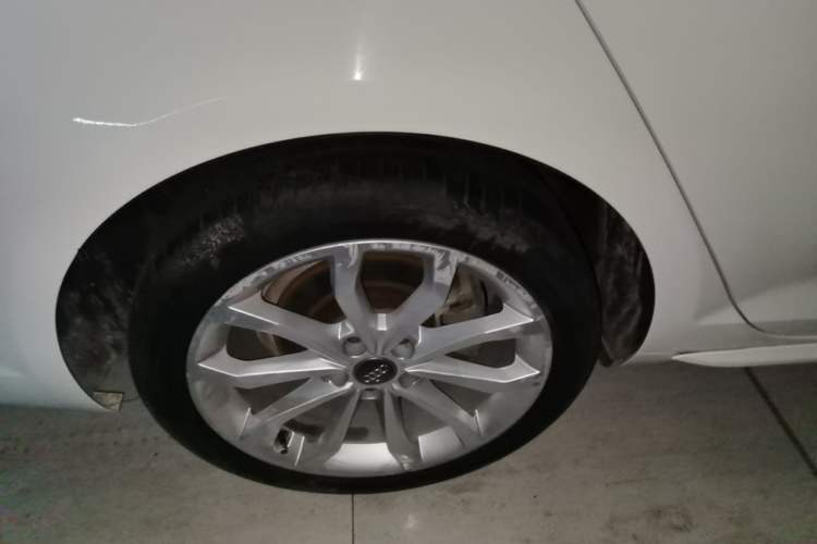Used Audi A4L 2019 40 TFSI Fashion Edition China VI Emission Standard Exterior 5
