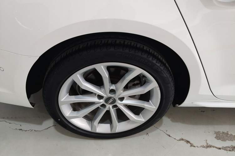 Used Audi A4L 2019 40 TFSI Fashion Edition China VI Emission Standard Exterior 5