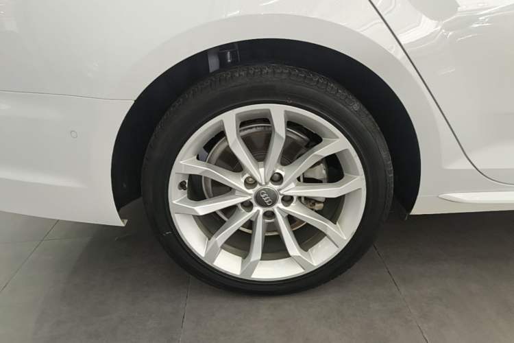 Used Audi A4L 2019 40 TFSI Fashion Edition China VI Emission Standard Exterior 5
