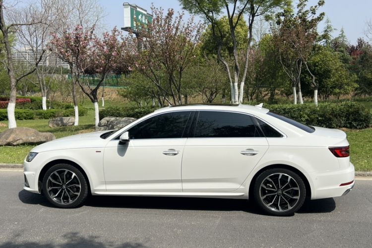 Used Audi A4L 2019 40 TFSI Fashion Edition China VI Emission Standard Exterior 5