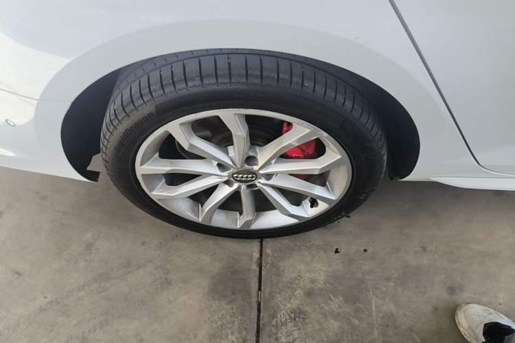 Used Audi A4L 2019 40 TFSI Fashion Edition China VI Emission Standard Exterior 5